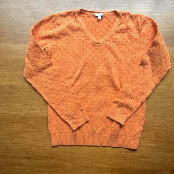 Sweaters - Picture 5 of 9